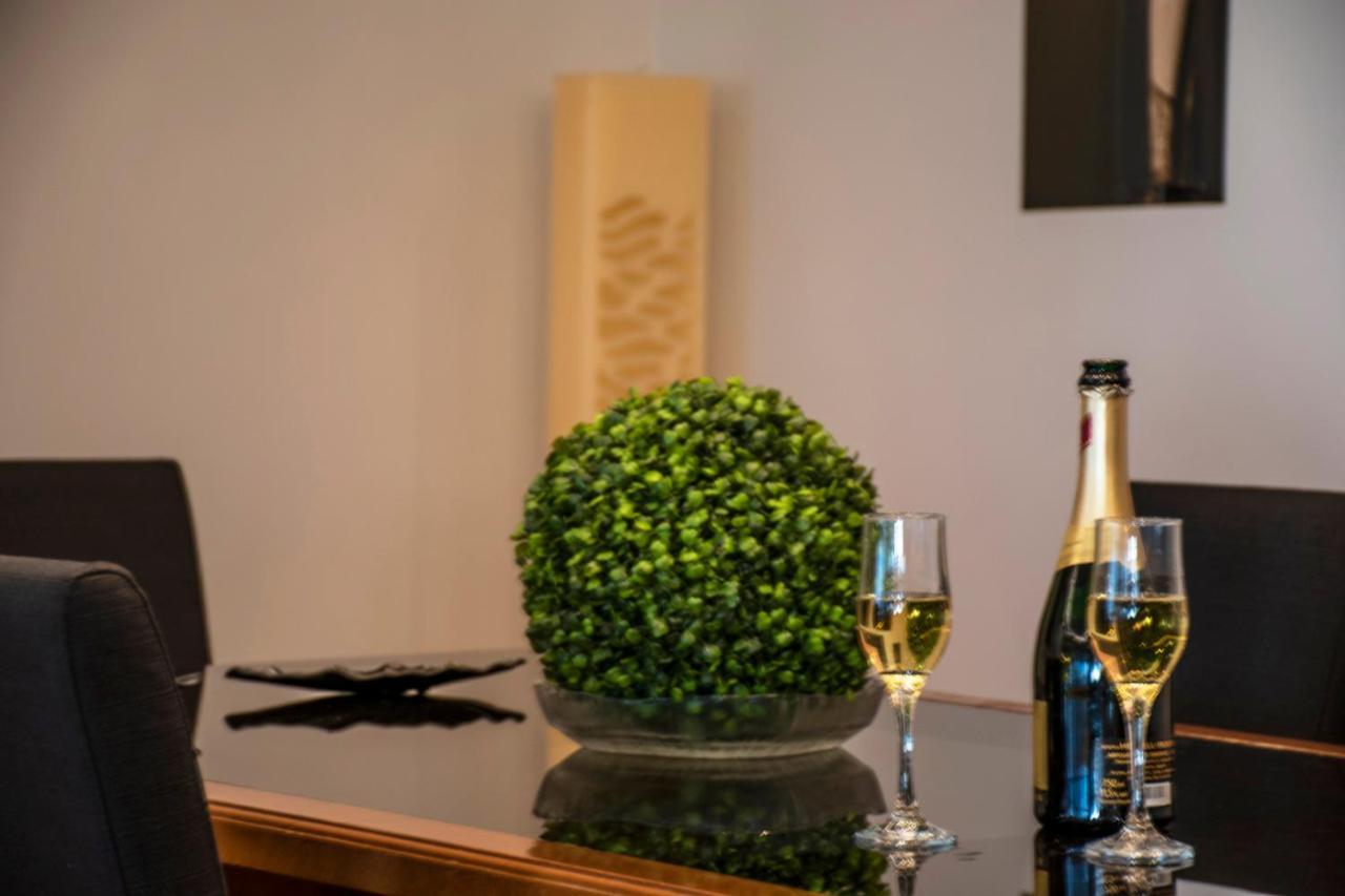 Akrata'S Elegant Luxury Suite Exterior foto